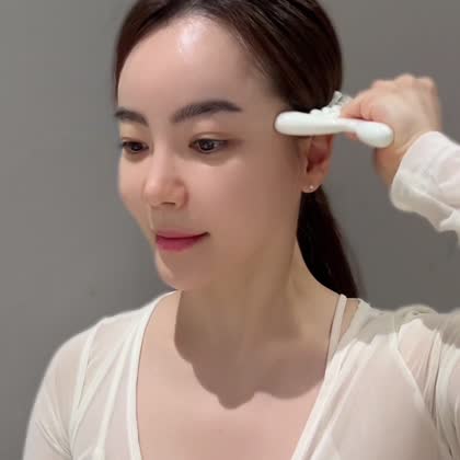 Coco demonstrating temples